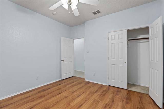 Building Photo - 316 Leameadow Dr