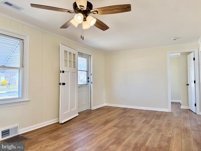 Building Photo - 2917 Wells Ave