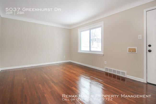 Building Photo - 5037 Greenhurst Dr