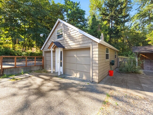 Photo - Charming Studio Near Downtown Bellevue wit... House
