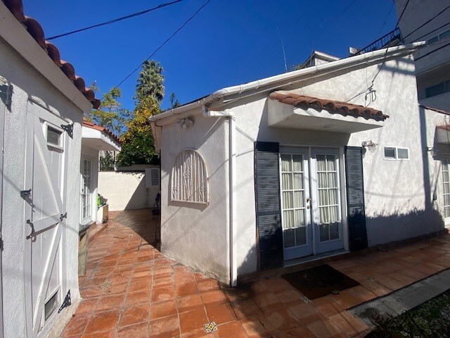 Primary Photo - 1018 Havenhurst Dr
