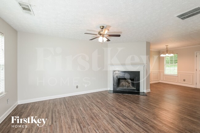 Building Photo - 4447 Chester Ln