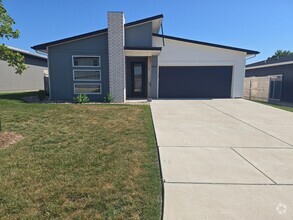 Building Photo - 9619 E Annabelle Cir