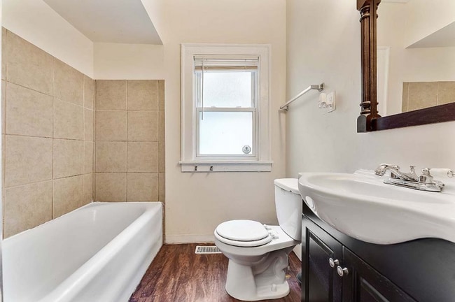 Building Photo - 3608 E 147th St