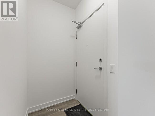 Photo du bâtiment - 7439 Kingston Rd