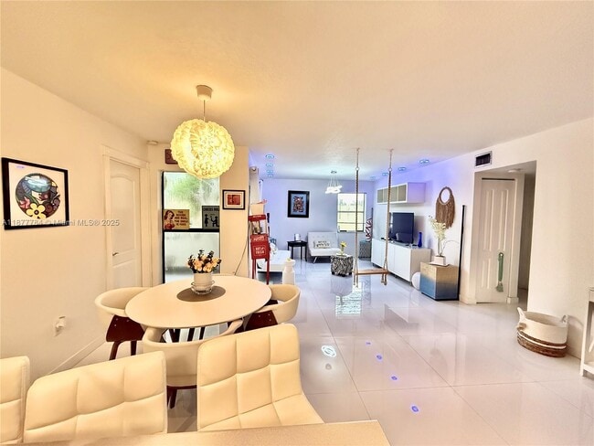 Foto del edificio - 10857 NW 7th St