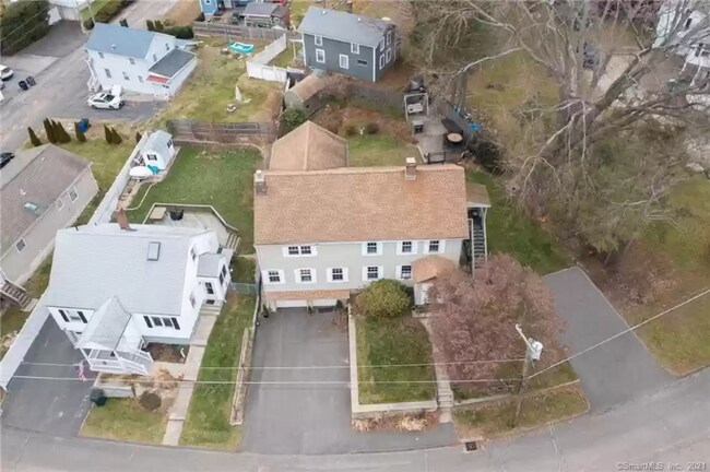 Foto del edificio - 135 Ball Farm Rd