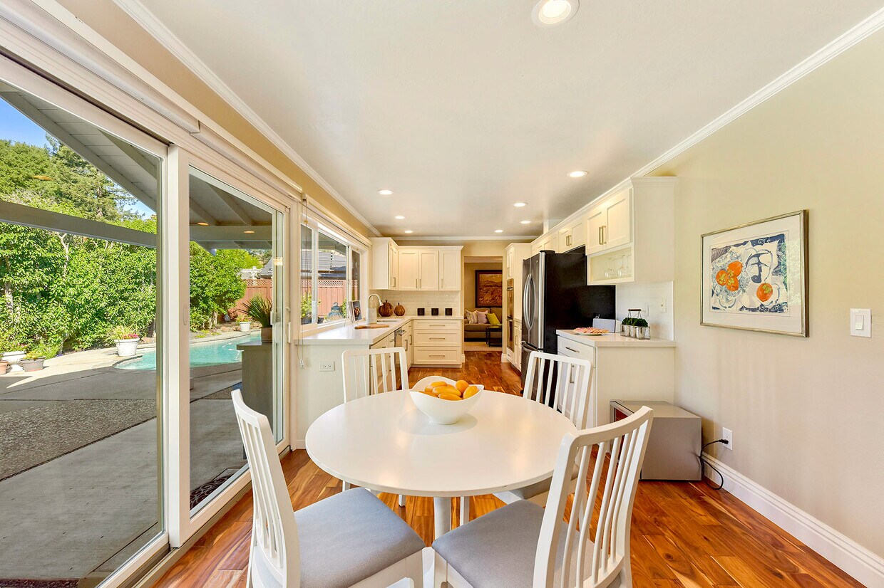 Foto principal - 1266 Larch Ave