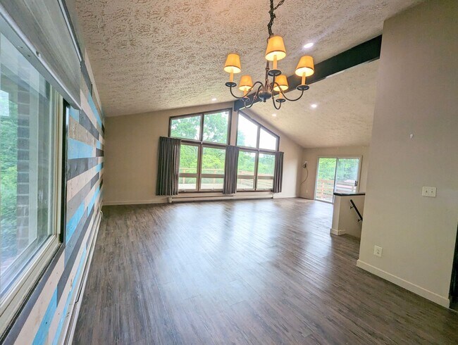 Foto del edificio - 3 bed 2 bath House in Central Valley Schools
