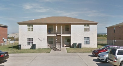 Building Photo - 2309 Terrace Dr