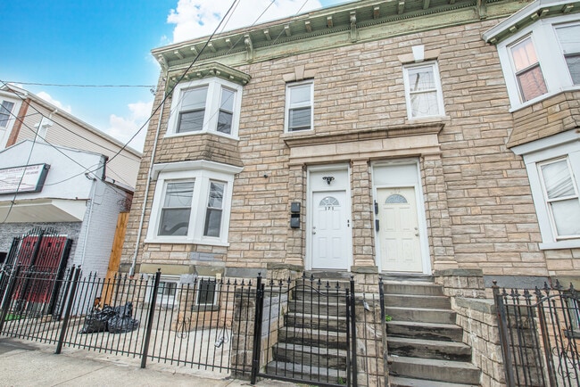 Building Photo - 171 Sherman Ave