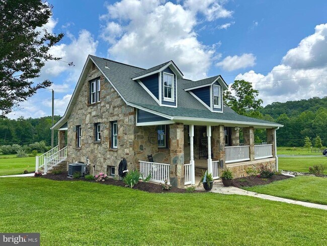 Foto del edificio - 12301 Chapel Rd
