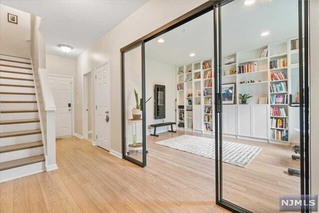 Foto principal - 6 Truman Dr
