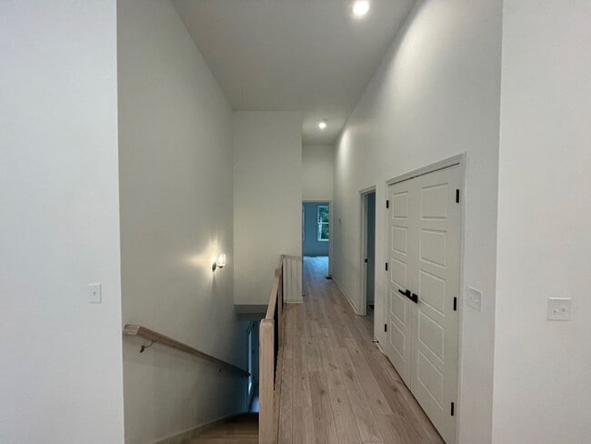 Building Photo - 394 Fourth Street