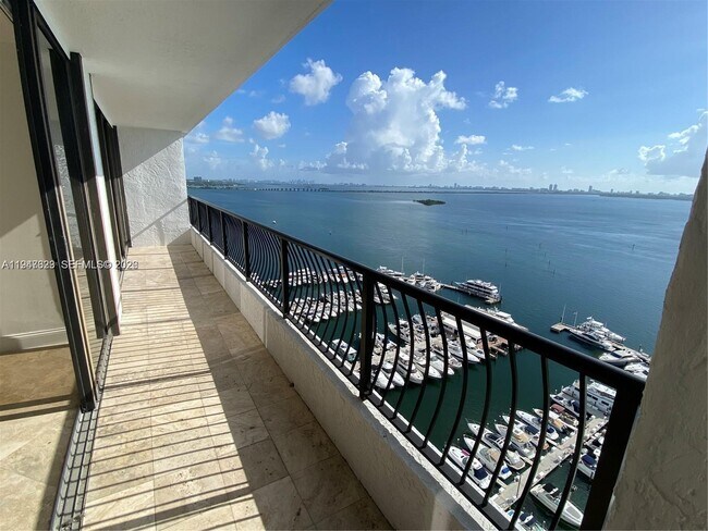 Building Photo - 555 NE 15th St