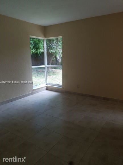 Building Photo - 3 br, 2.5 bath House - 2500 NE 193rd St # ...