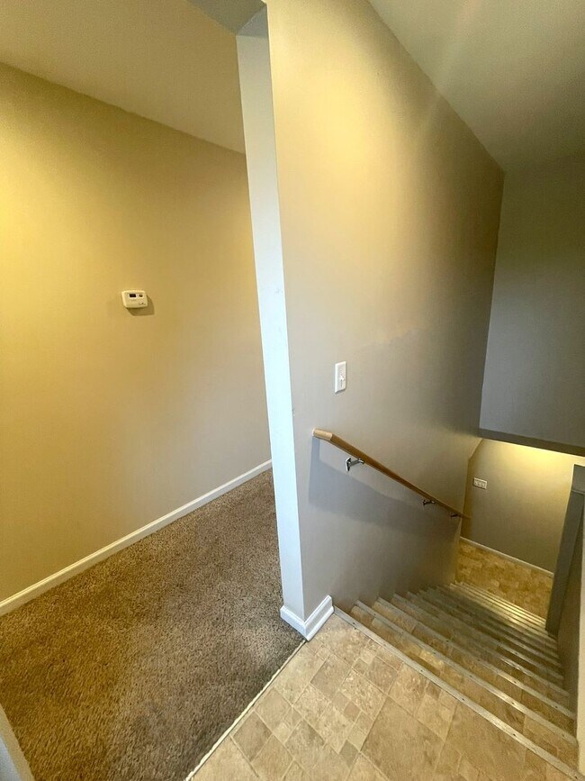 Building Photo - Four Bedroom House | Winter Term Special!