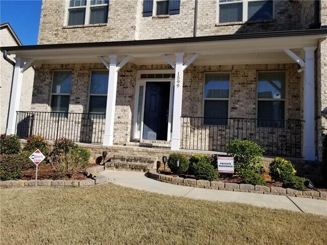 Building Photo - 1599 Chadwick Dr