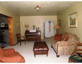 Building Photo - Great Greentree Home