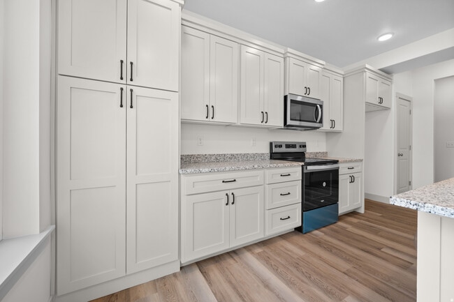 Building Photo - 657 S 85 E