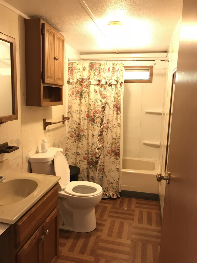 Foto del edificio - 2395 E Bear Lake Rd