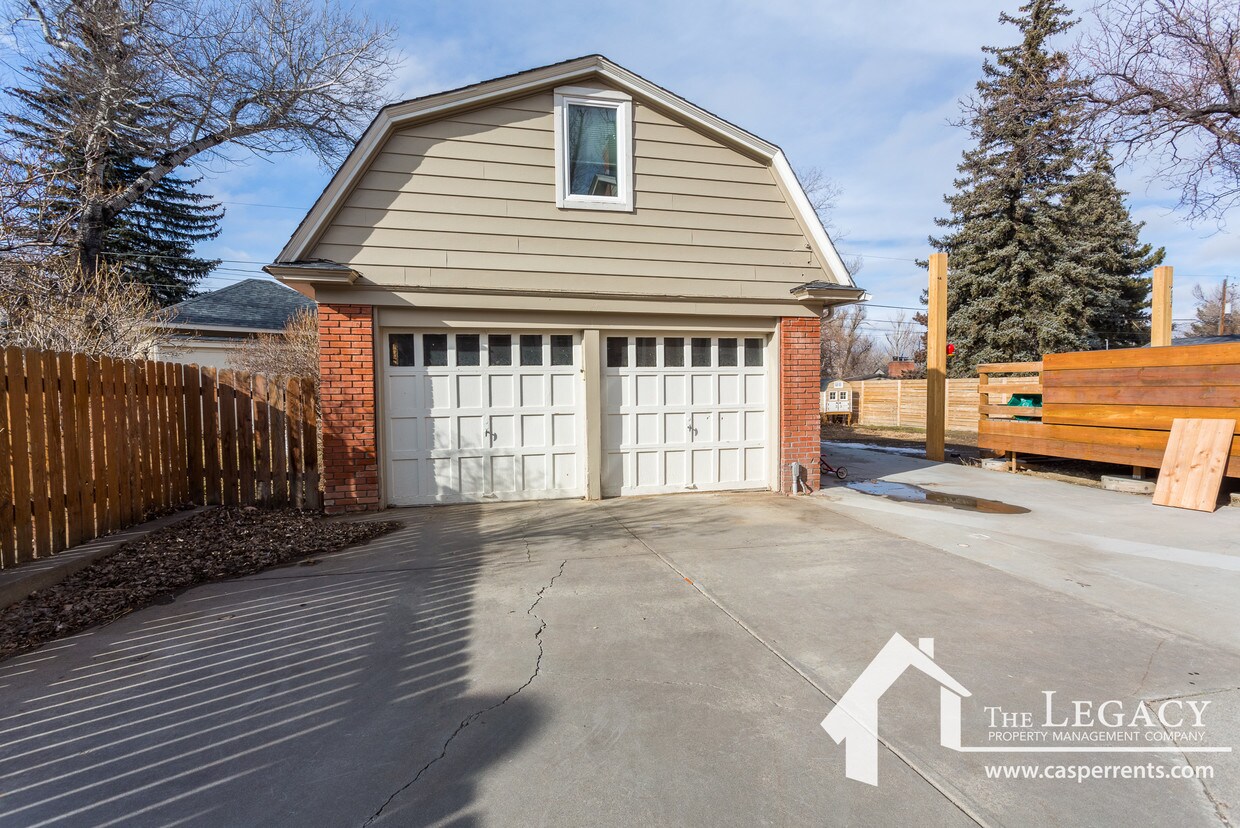 Foto principal - 1052 S Lincoln St