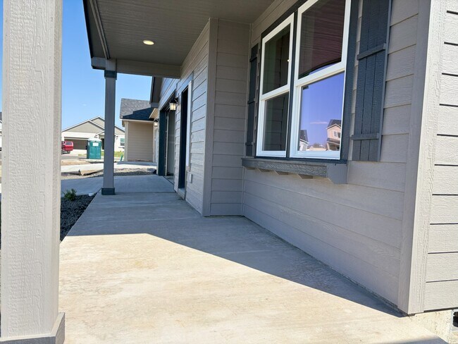 Foto del edificio - 2227 W Jay Ave