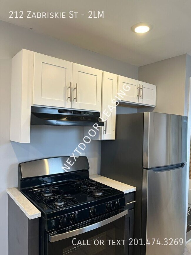 Foto del edificio - 212 Zabriskie St