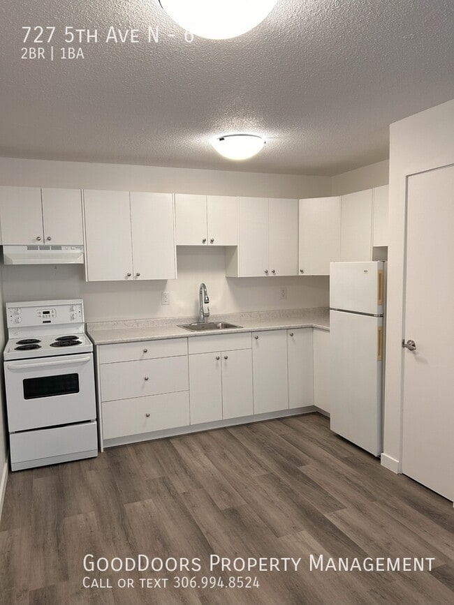 Photo du bâtiment - 727 5th Ave N