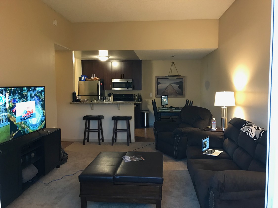 Primary Photo - 1441 Creekside Dr