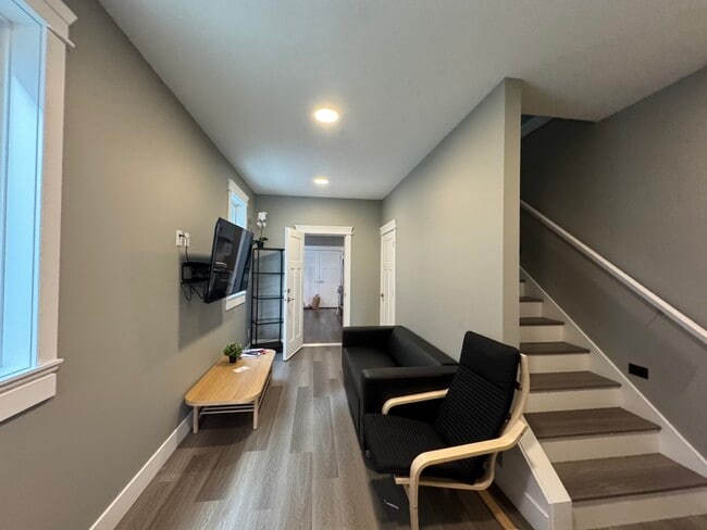 Photo du bâtiment - 641 Lambert Ave