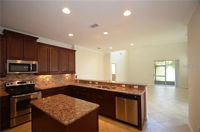 Building Photo - 314 Terracina Dr