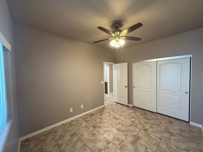 Foto del edificio - 3530 N Irving St