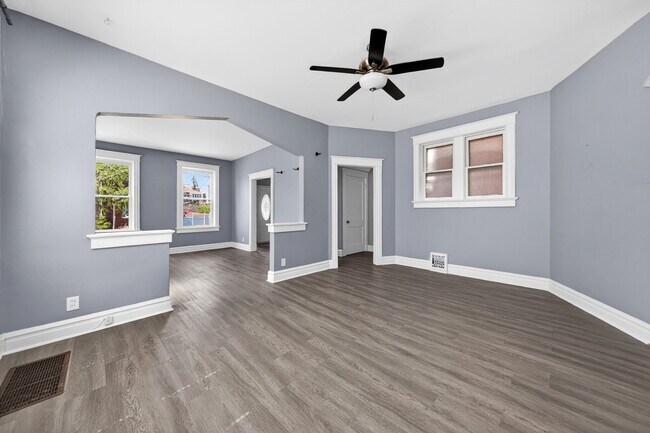 Foto del edificio - 3526 S Spring Ave