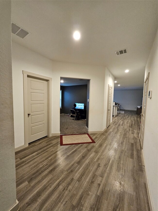 Building Photo - 7831 Murciana Dr