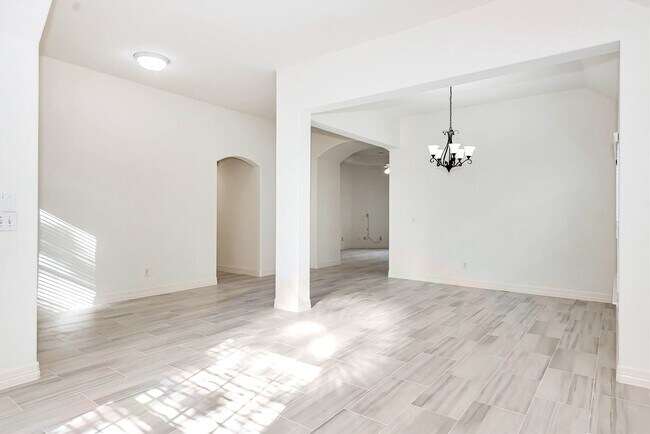 Building Photo - 130 W Stockbridge Landing Cir