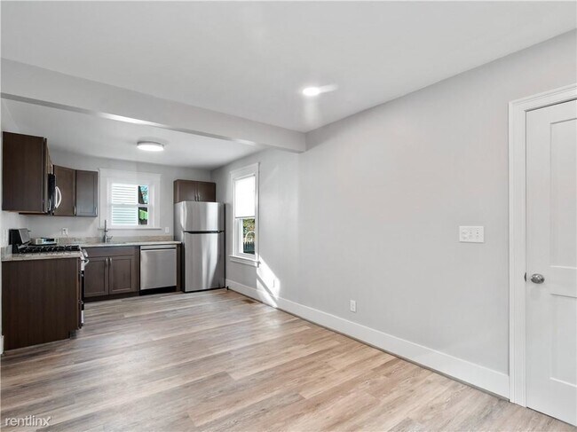Building Photo - 1 br, 1 bath House - 220 Waterman Ave