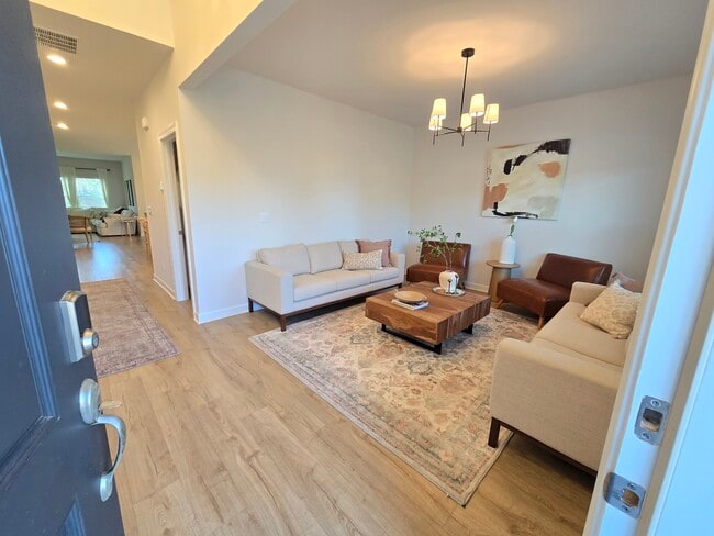 Foto del edificio - 4058 Armstrong Farm Dr