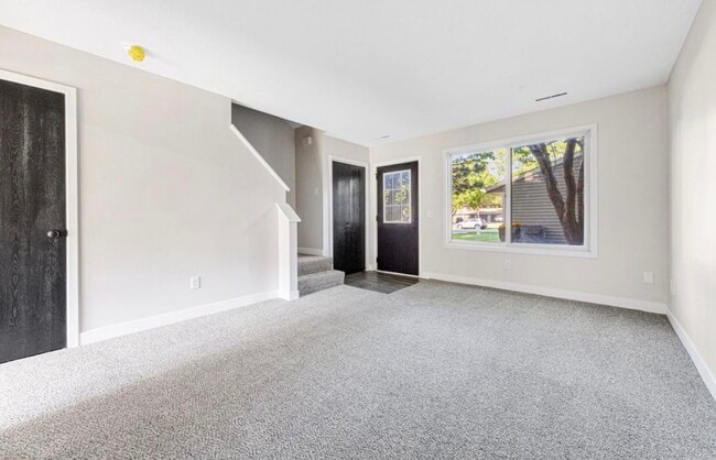 Building Photo - 1639 Pleasant View Dr