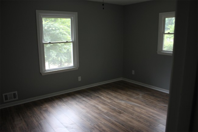 Building Photo - 2393 Winshire Dr
