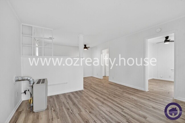 Foto del edificio - 1464 Sunshine St