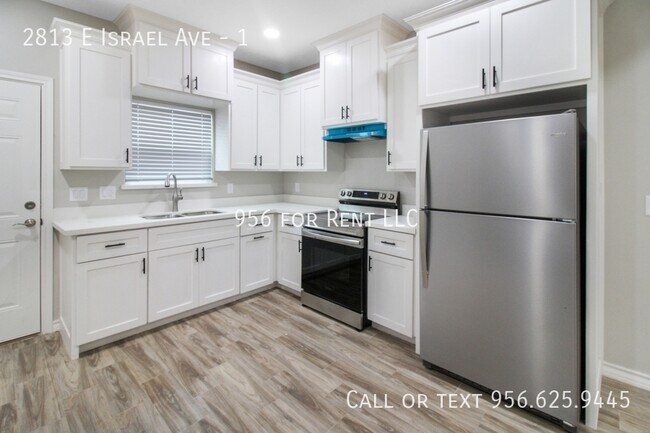 Foto del edificio - 2813 E Israel Ave