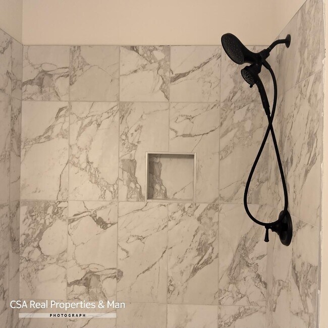 Foto del edificio - 3942 Alderwoods Dr