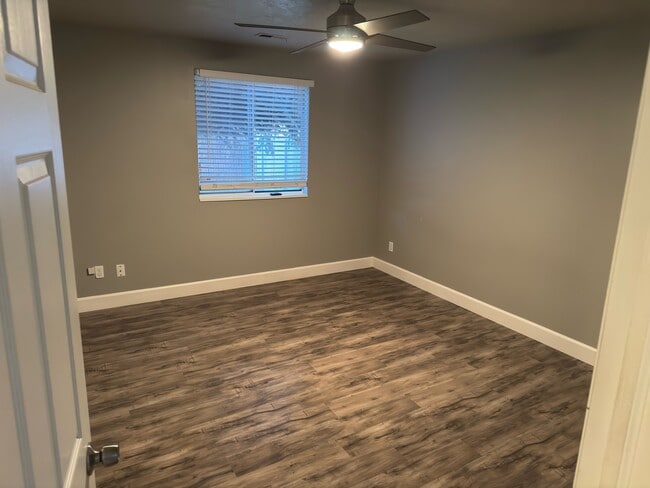 Main level- private room - 8379 Sycamore Tree Cove