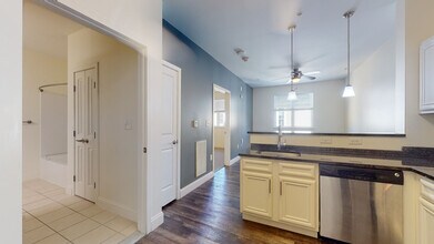 The Oaks on The Square photo'