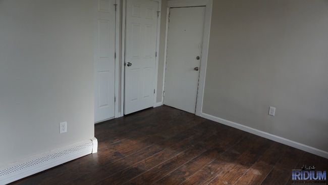 Building Photo - 447 N 5th St