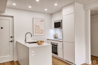 Building Photo - 10 Av. Rosemount