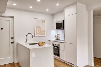 Building Photo - 10 Rosemount