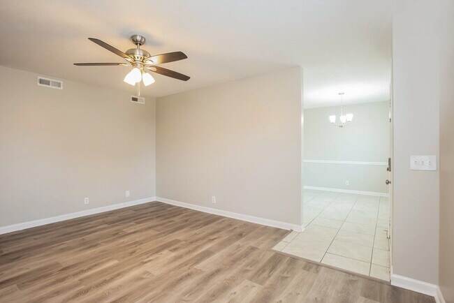 Building Photo - 1043 Tom Hailey Blvd