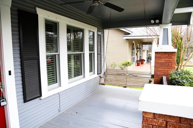 Foto del edificio - ALAMO HEIGHTS CRAFTSMAN COTTAGE